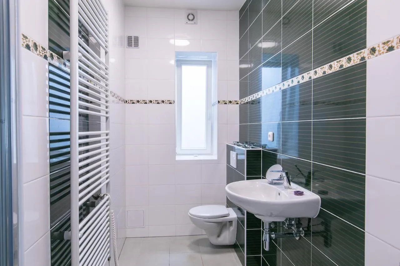 פראג Cozy Apartment In Quiet Courtyard Near Charles Bridge